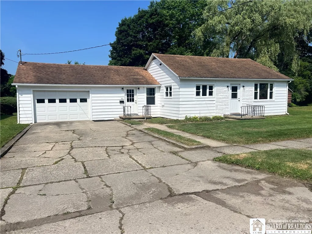 70 Williams Avenue, Wellsville, New York 14895, Wellsville, New York 14895, 2 Bedrooms Bedrooms, 6 Rooms Rooms,1 BathroomBathrooms,Residential,For Sale,70 Williams Avenue, Wellsville, New York 14895,R1621651