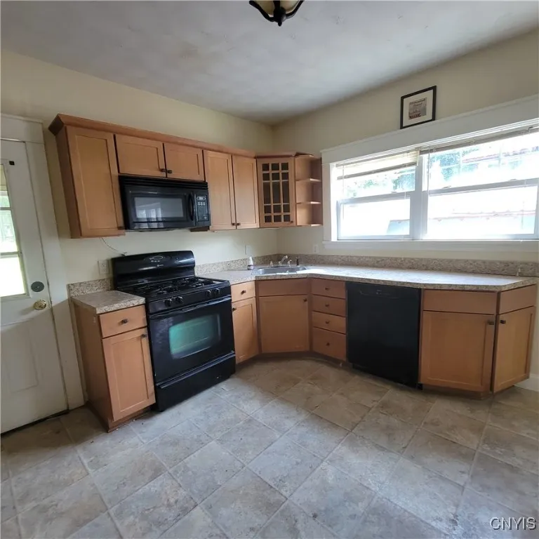 271 Fenway Drive, Syracuse, New York 13224, Syracuse, New York 13224, 3 Bedrooms Bedrooms, 8 Rooms Rooms,1 BathroomBathrooms,Residential,For Sale,271 Fenway Drive, Syracuse, New York 13224,S1622111