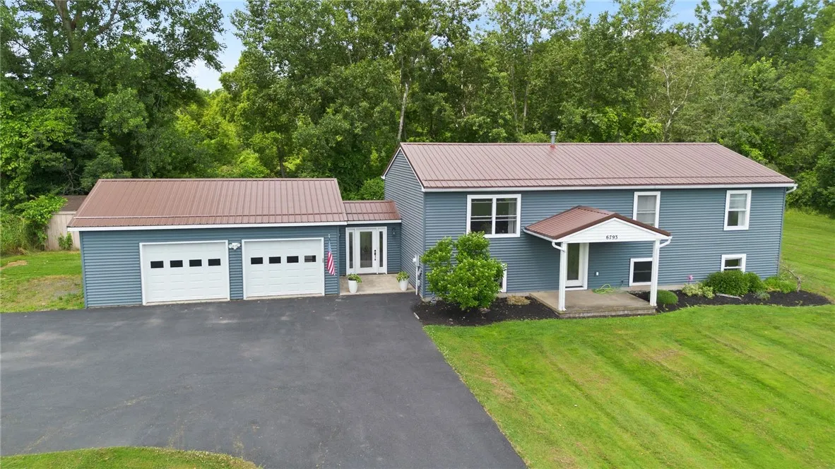 6793 East Port Bay Road, Wolcott, New York 14590, Wolcott, New York 14590, 5 Bedrooms Bedrooms, 8 Rooms Rooms,1 BathroomBathrooms,Residential,For Sale,6793 East Port Bay Road, Wolcott, New York 14590,R1622100