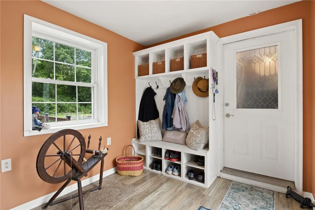6793 East Port Bay Road, Wolcott, New York 14590, Wolcott, New York 14590, 5 Bedrooms Bedrooms, 8 Rooms Rooms,1 BathroomBathrooms,Residential,For Sale,6793 East Port Bay Road, Wolcott, New York 14590,R1622100