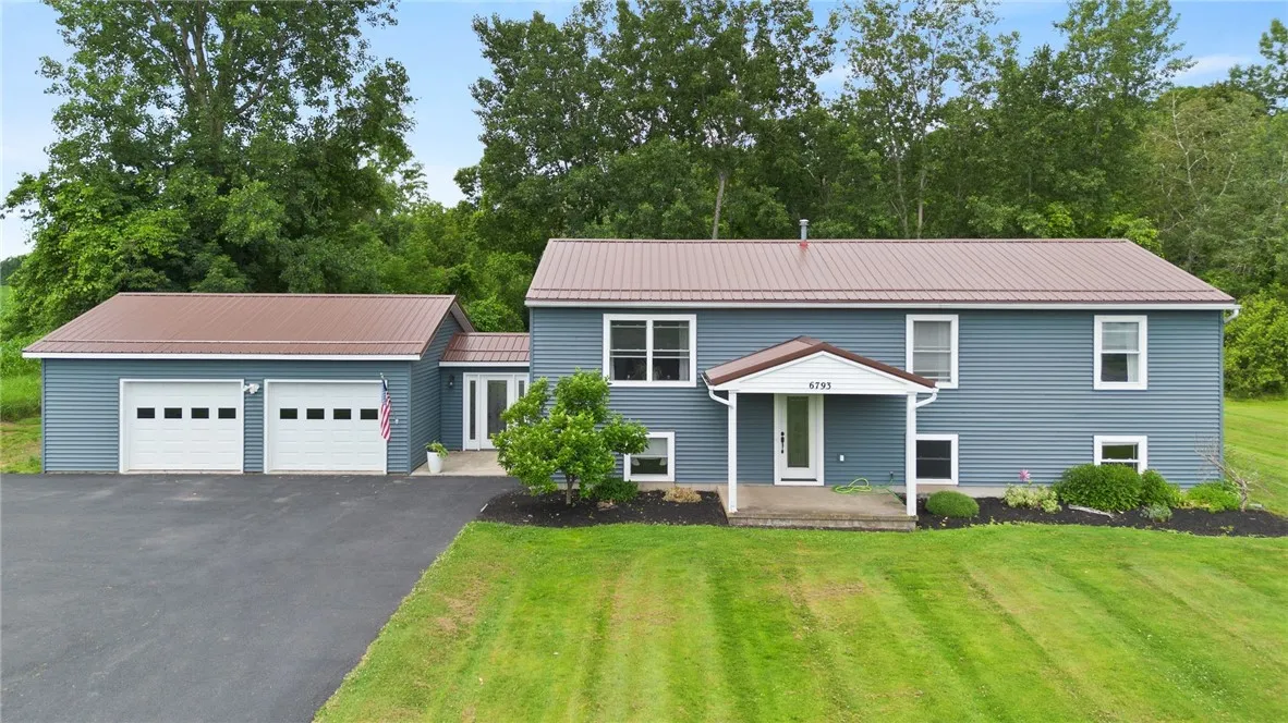 6793 East Port Bay Road, Wolcott, New York 14590, Wolcott, New York 14590, 5 Bedrooms Bedrooms, 8 Rooms Rooms,1 BathroomBathrooms,Residential,For Sale,6793 East Port Bay Road, Wolcott, New York 14590,R1622100