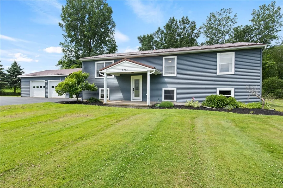 6793 East Port Bay Road, Wolcott, New York 14590, Wolcott, New York 14590, 5 Bedrooms Bedrooms, 8 Rooms Rooms,1 BathroomBathrooms,Residential,For Sale,6793 East Port Bay Road, Wolcott, New York 14590,R1622100
