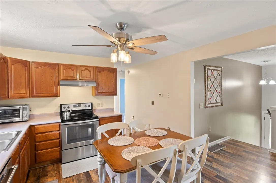 6793 East Port Bay Road, Wolcott, New York 14590, Wolcott, New York 14590, 5 Bedrooms Bedrooms, 8 Rooms Rooms,1 BathroomBathrooms,Residential,For Sale,6793 East Port Bay Road, Wolcott, New York 14590,R1622100