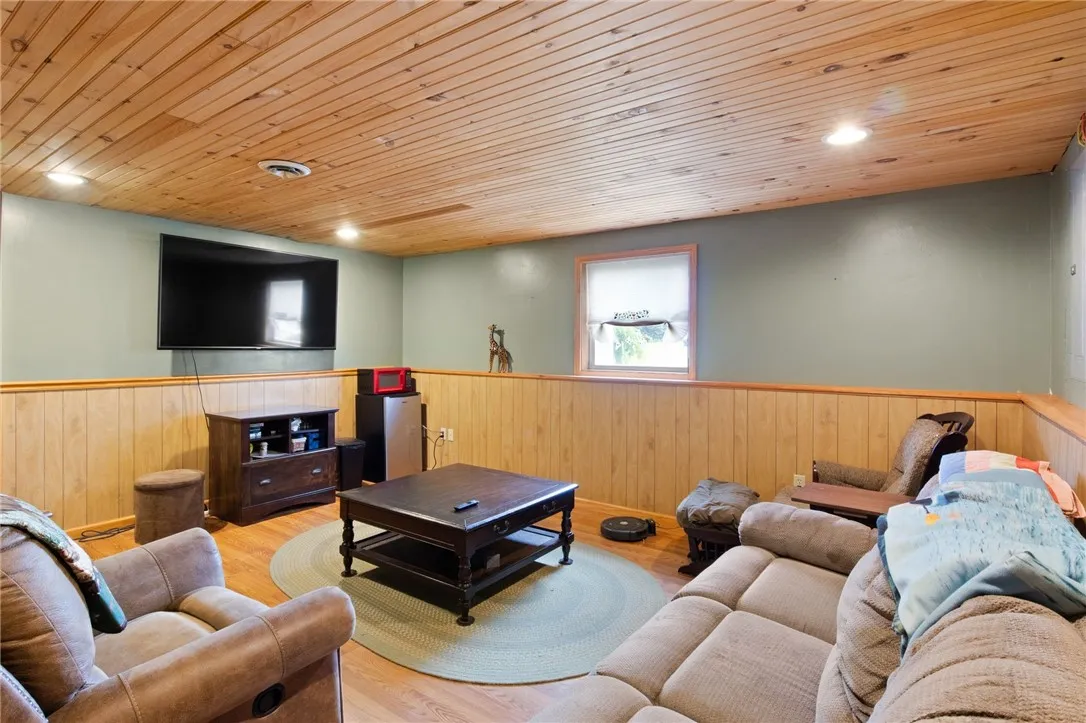 6793 East Port Bay Road, Wolcott, New York 14590, Wolcott, New York 14590, 5 Bedrooms Bedrooms, 8 Rooms Rooms,1 BathroomBathrooms,Residential,For Sale,6793 East Port Bay Road, Wolcott, New York 14590,R1622100