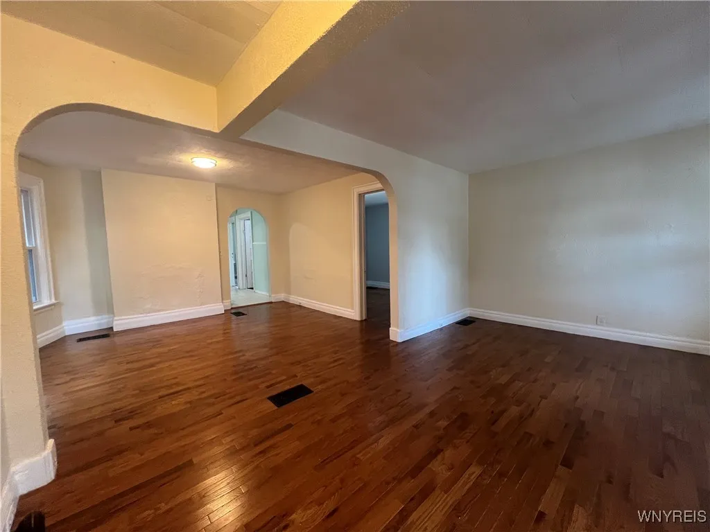 1739 Amherst Street Lower, Buffalo, New York 14214, Buffalo, New York 14214, 3 Bedrooms Bedrooms, 7 Rooms Rooms,1 BathroomBathrooms,Residential Lease,For Rent,1739 Amherst Street Lower, Buffalo, New York 14214,B1622114