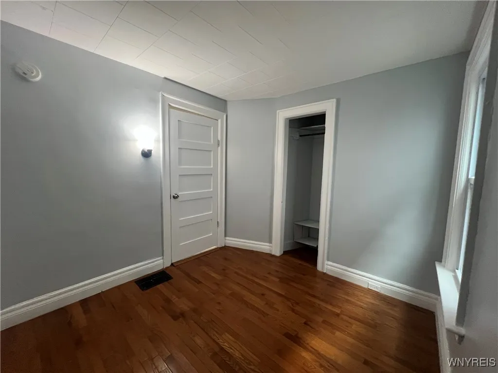 1739 Amherst Street Lower, Buffalo, New York 14214, Buffalo, New York 14214, 3 Bedrooms Bedrooms, 7 Rooms Rooms,1 BathroomBathrooms,Residential Lease,For Rent,1739 Amherst Street Lower, Buffalo, New York 14214,B1622114