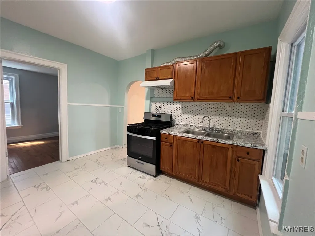 1739 Amherst Street Lower, Buffalo, New York 14214, Buffalo, New York 14214, 3 Bedrooms Bedrooms, 7 Rooms Rooms,1 BathroomBathrooms,Residential Lease,For Rent,1739 Amherst Street Lower, Buffalo, New York 14214,B1622114