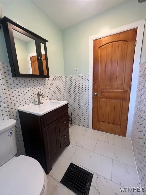 1739 Amherst Street Lower, Buffalo, New York 14214, Buffalo, New York 14214, 3 Bedrooms Bedrooms, 7 Rooms Rooms,1 BathroomBathrooms,Residential Lease,For Rent,1739 Amherst Street Lower, Buffalo, New York 14214,B1622114