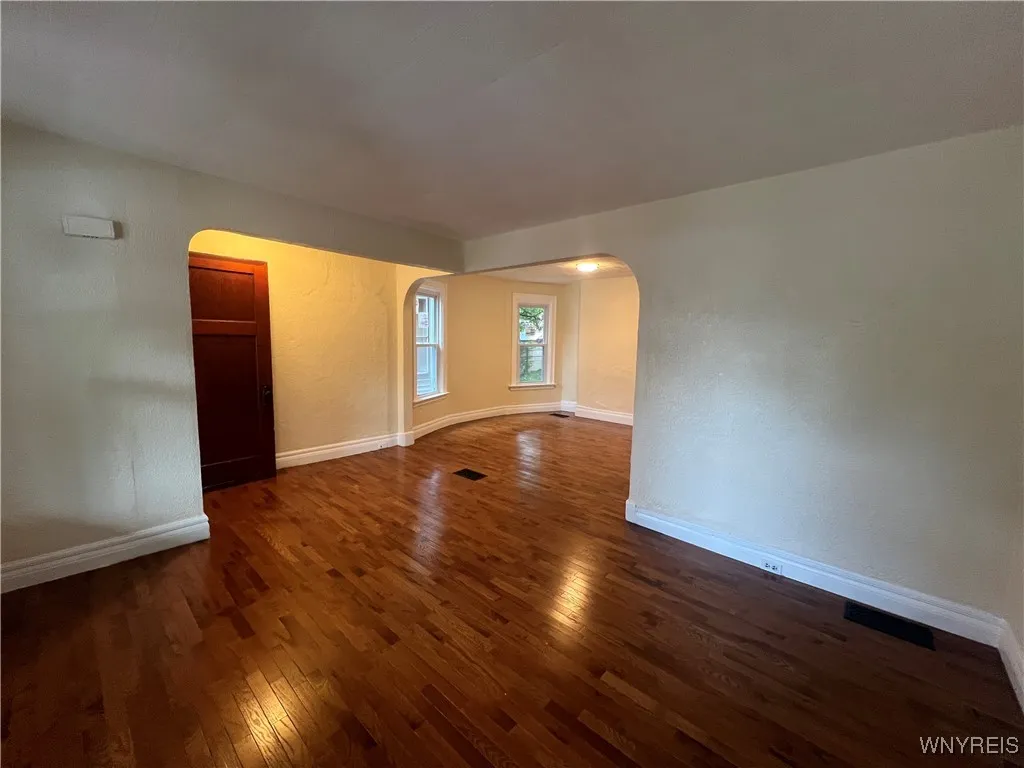 1739 Amherst Street Lower, Buffalo, New York 14214, Buffalo, New York 14214, 3 Bedrooms Bedrooms, 7 Rooms Rooms,1 BathroomBathrooms,Residential Lease,For Rent,1739 Amherst Street Lower, Buffalo, New York 14214,B1622114