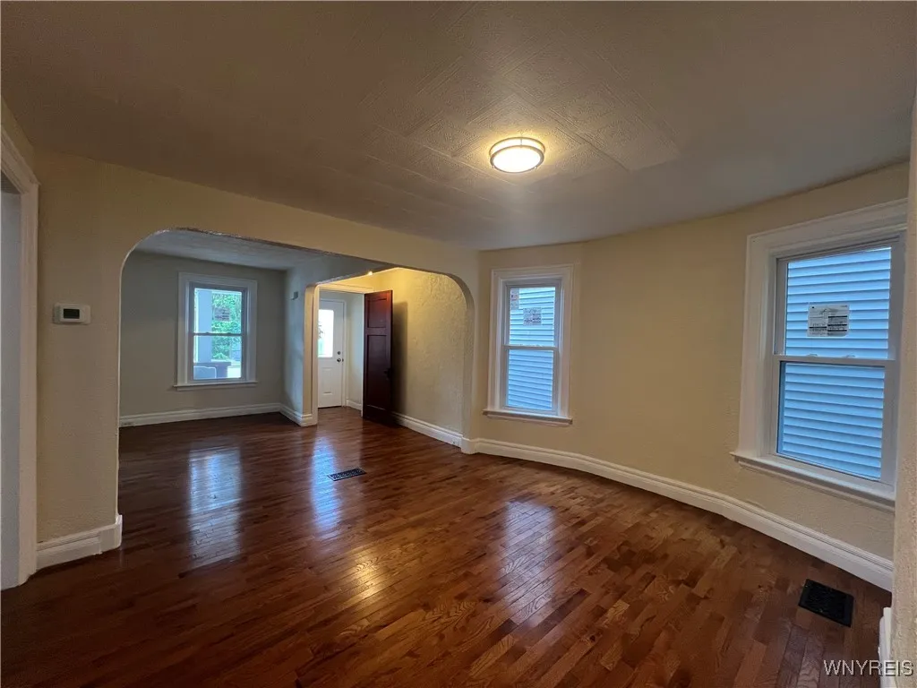 1739 Amherst Street Lower, Buffalo, New York 14214, Buffalo, New York 14214, 3 Bedrooms Bedrooms, 7 Rooms Rooms,1 BathroomBathrooms,Residential Lease,For Rent,1739 Amherst Street Lower, Buffalo, New York 14214,B1622114
