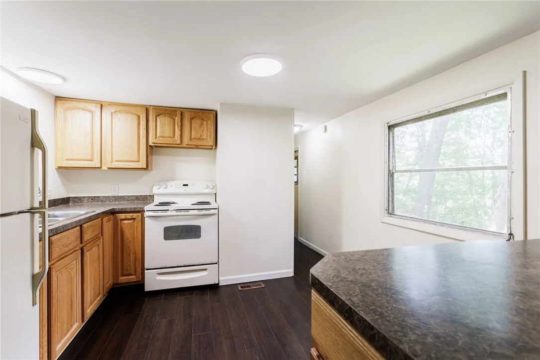 56 Wayside Drive, Penfield, New York 14625, Penfield, New York 14625, 2 Bedrooms Bedrooms, 3 Rooms Rooms,1 BathroomBathrooms,Residential,For Sale,56 Wayside Drive, Penfield, New York 14625,R1622115