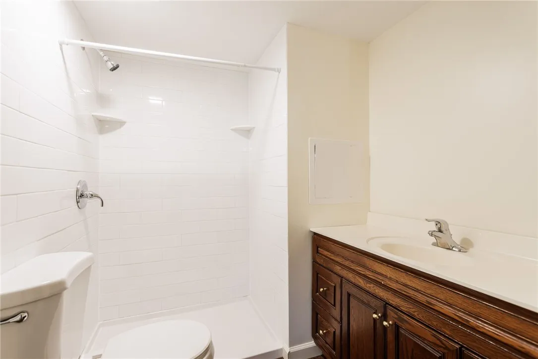 56 Wayside Drive, Penfield, New York 14625, Penfield, New York 14625, 2 Bedrooms Bedrooms, 3 Rooms Rooms,1 BathroomBathrooms,Residential,For Sale,56 Wayside Drive, Penfield, New York 14625,R1622115