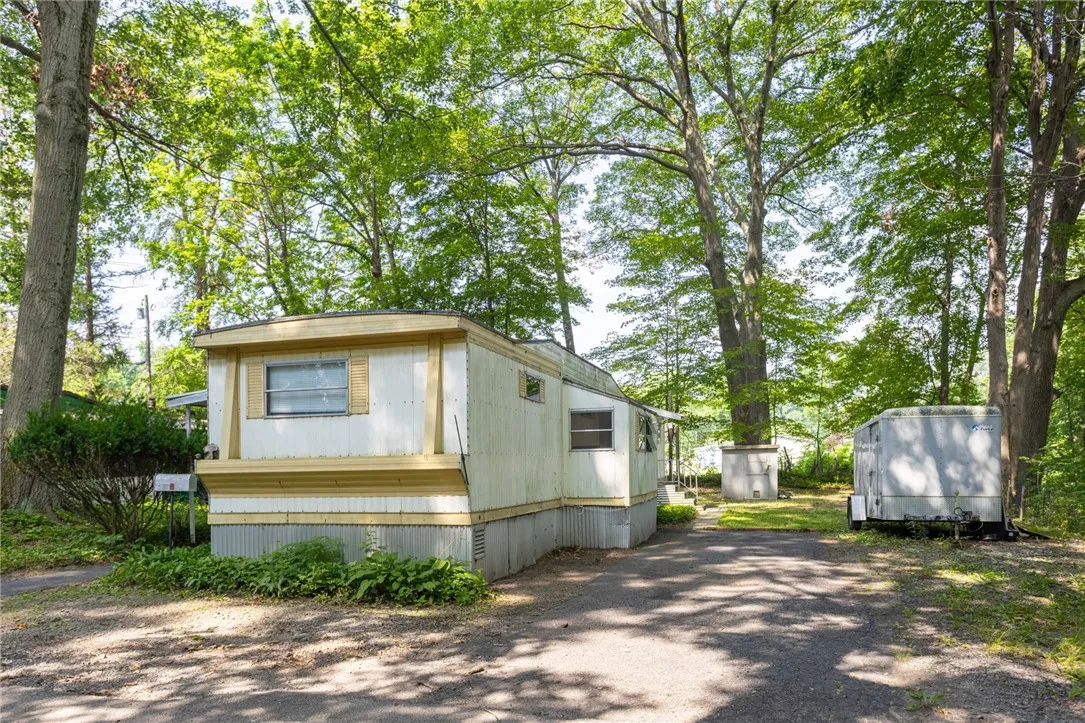 56 Wayside Drive, Penfield, New York 14625, Penfield, New York 14625, 2 Bedrooms Bedrooms, 3 Rooms Rooms,1 BathroomBathrooms,Residential,For Sale,56 Wayside Drive, Penfield, New York 14625,R1622115