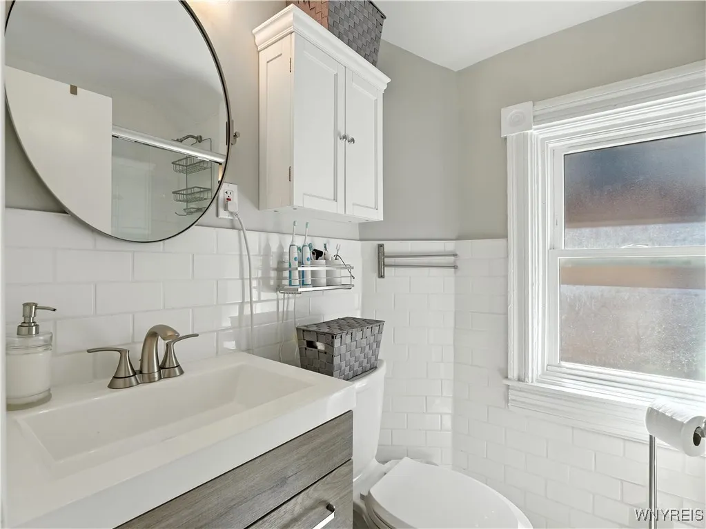 479 West Ferry S, Buffalo, New York 14213, Buffalo, New York 14213, 3 Bedrooms Bedrooms, 8 Rooms Rooms,1 BathroomBathrooms,Residential,For Sale,479 West Ferry S, Buffalo, New York 14213,B1622052