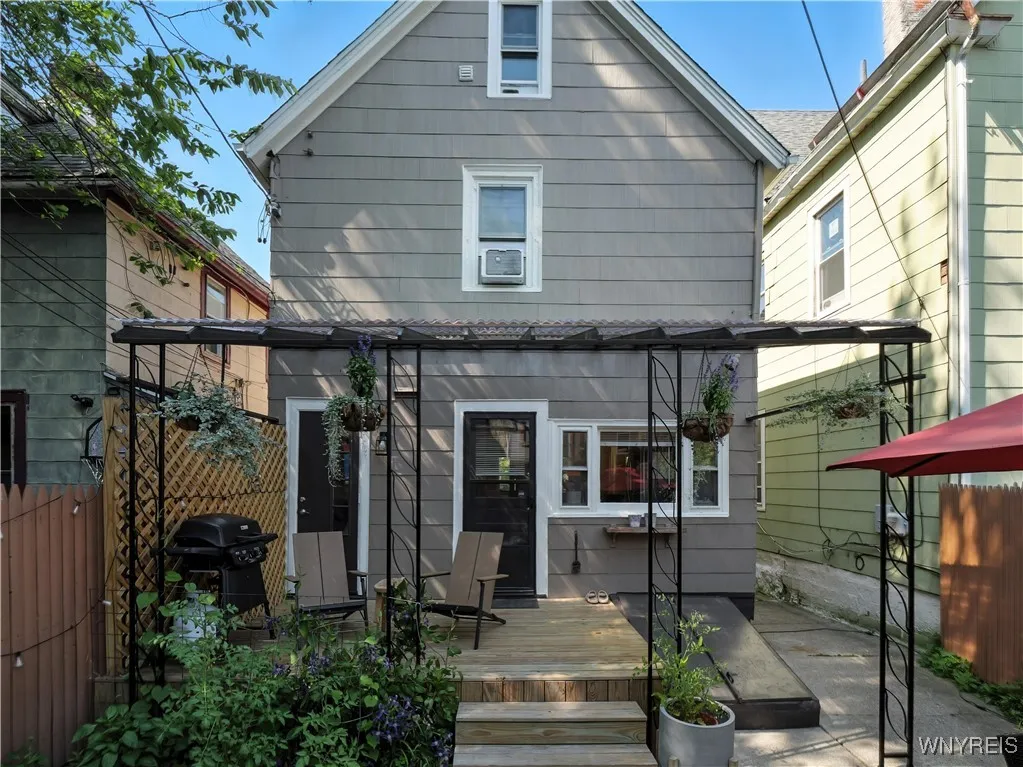 479 West Ferry S, Buffalo, New York 14213, Buffalo, New York 14213, 3 Bedrooms Bedrooms, 8 Rooms Rooms,1 BathroomBathrooms,Residential,For Sale,479 West Ferry S, Buffalo, New York 14213,B1622052