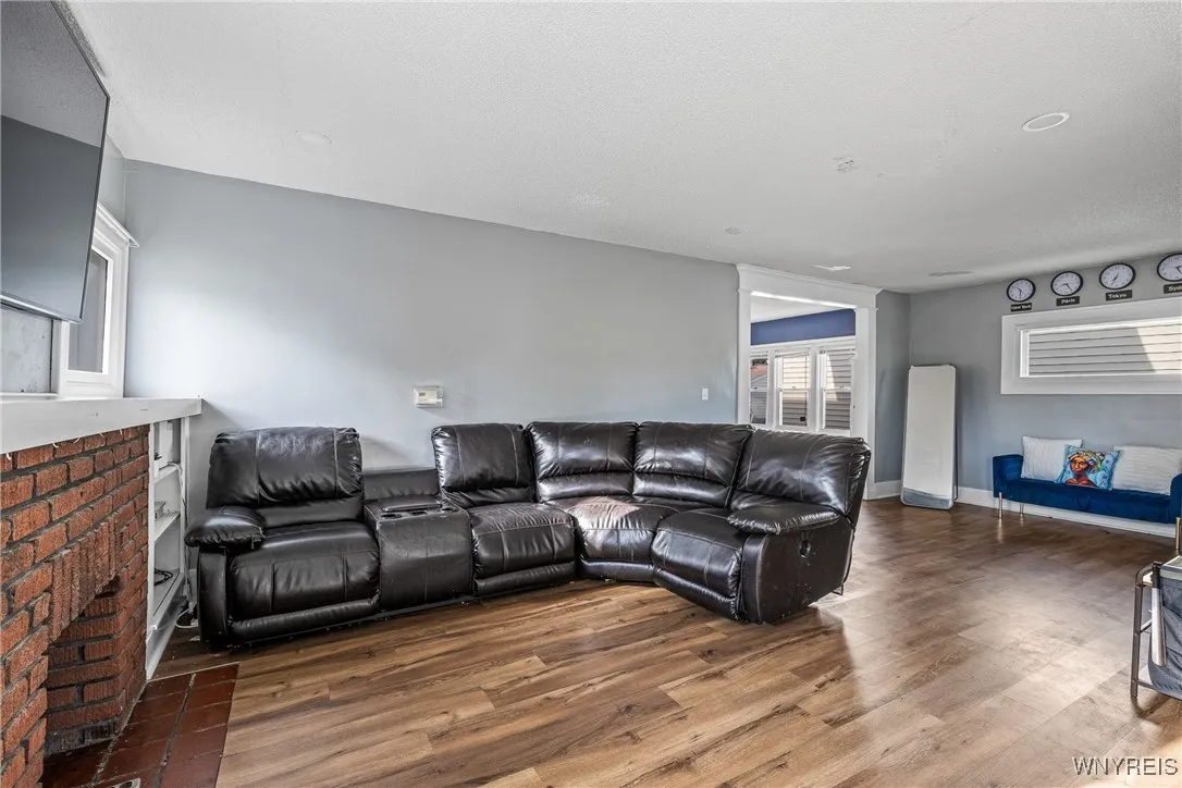 175 Tremont Avenue, Tonawanda, New York 14217, Tonawanda, New York 14217, 4 Bedrooms Bedrooms, 10 Rooms Rooms,2 BathroomsBathrooms,Residential,For Sale,175 Tremont Avenue, Tonawanda, New York 14217,B1622047