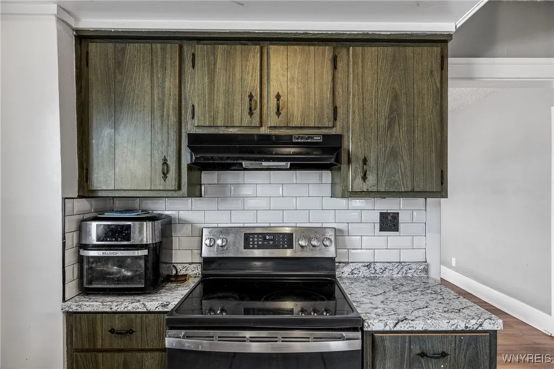 175 Tremont Avenue, Tonawanda, New York 14217, Tonawanda, New York 14217, 4 Bedrooms Bedrooms, 10 Rooms Rooms,2 BathroomsBathrooms,Residential,For Sale,175 Tremont Avenue, Tonawanda, New York 14217,B1622047