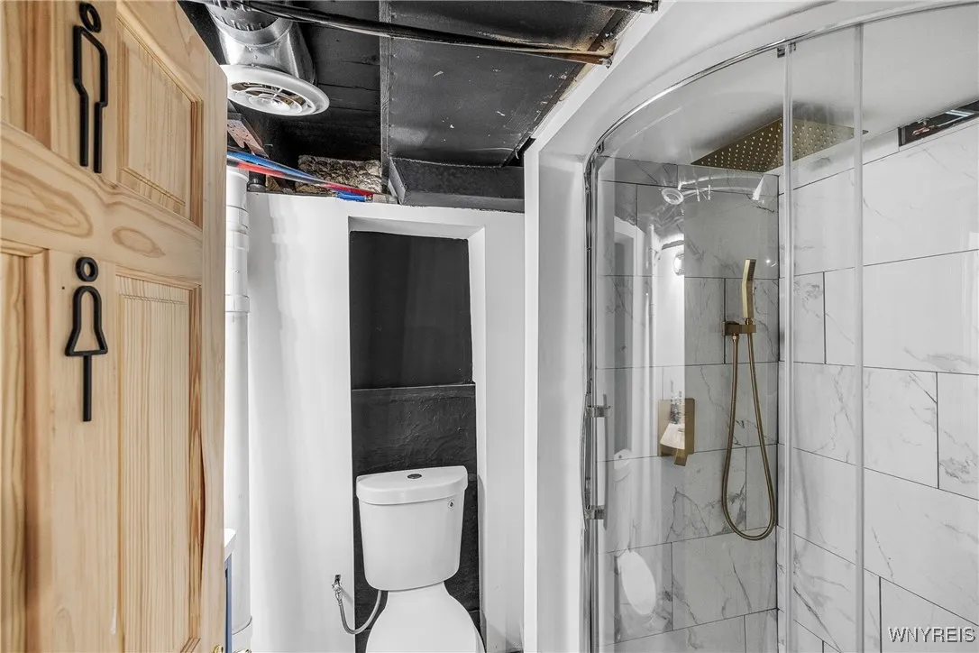 175 Tremont Avenue, Tonawanda, New York 14217, Tonawanda, New York 14217, 4 Bedrooms Bedrooms, 10 Rooms Rooms,2 BathroomsBathrooms,Residential,For Sale,175 Tremont Avenue, Tonawanda, New York 14217,B1622047