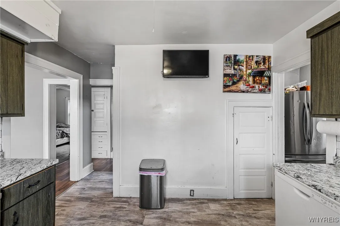 175 Tremont Avenue, Tonawanda, New York 14217, Tonawanda, New York 14217, 4 Bedrooms Bedrooms, 10 Rooms Rooms,2 BathroomsBathrooms,Residential,For Sale,175 Tremont Avenue, Tonawanda, New York 14217,B1622047