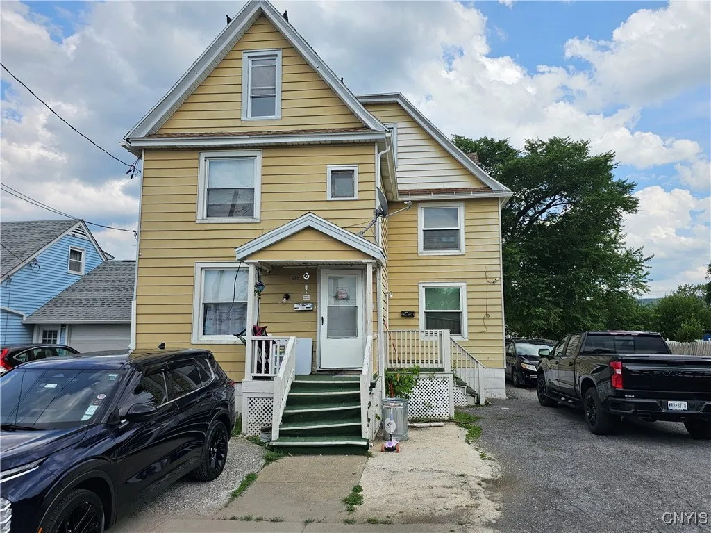 1125 Adams Street, Utica, New York 13501, Utica, New York 13501, 6 Bedrooms Bedrooms, ,2 BathroomsBathrooms,Residential,For Sale,1125 Adams Street, Utica, New York 13501,S1622117