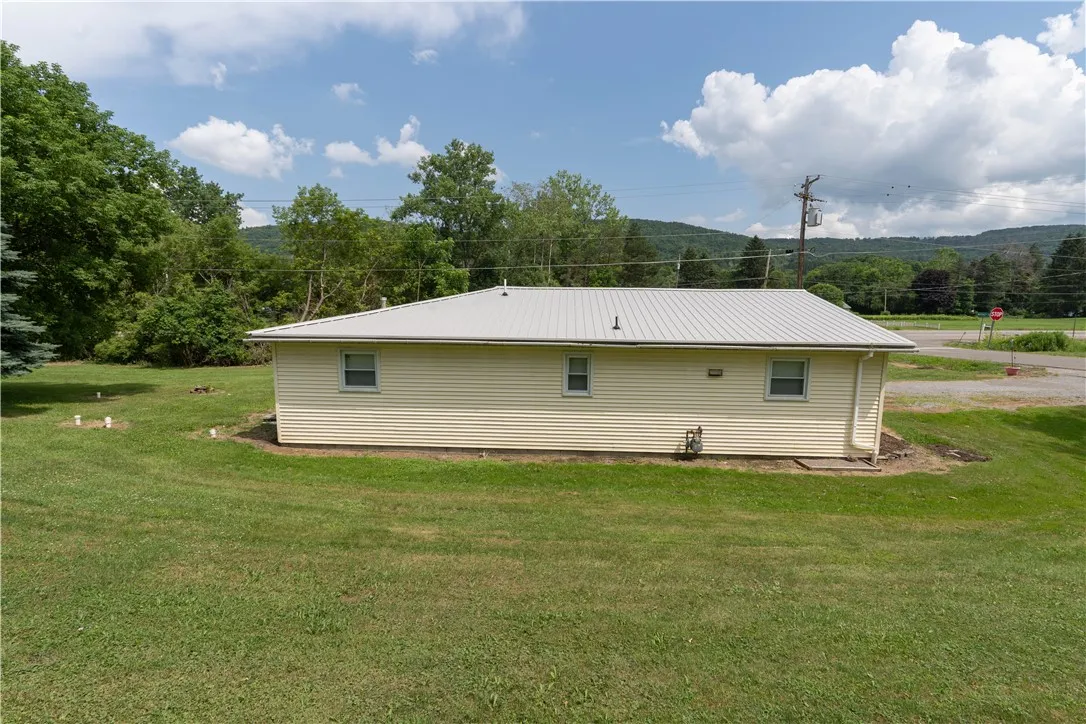 402 Whitney Valley, Almond, New York 14804, Almond, New York 14804, 3 Bedrooms Bedrooms, 6 Rooms Rooms,1 BathroomBathrooms,Residential,For Sale,402 Whitney Valley, Almond, New York 14804,R1621042