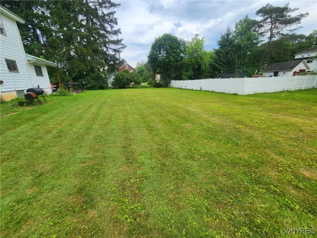 Vacant Lot in back fronting on Fairmount Avenue