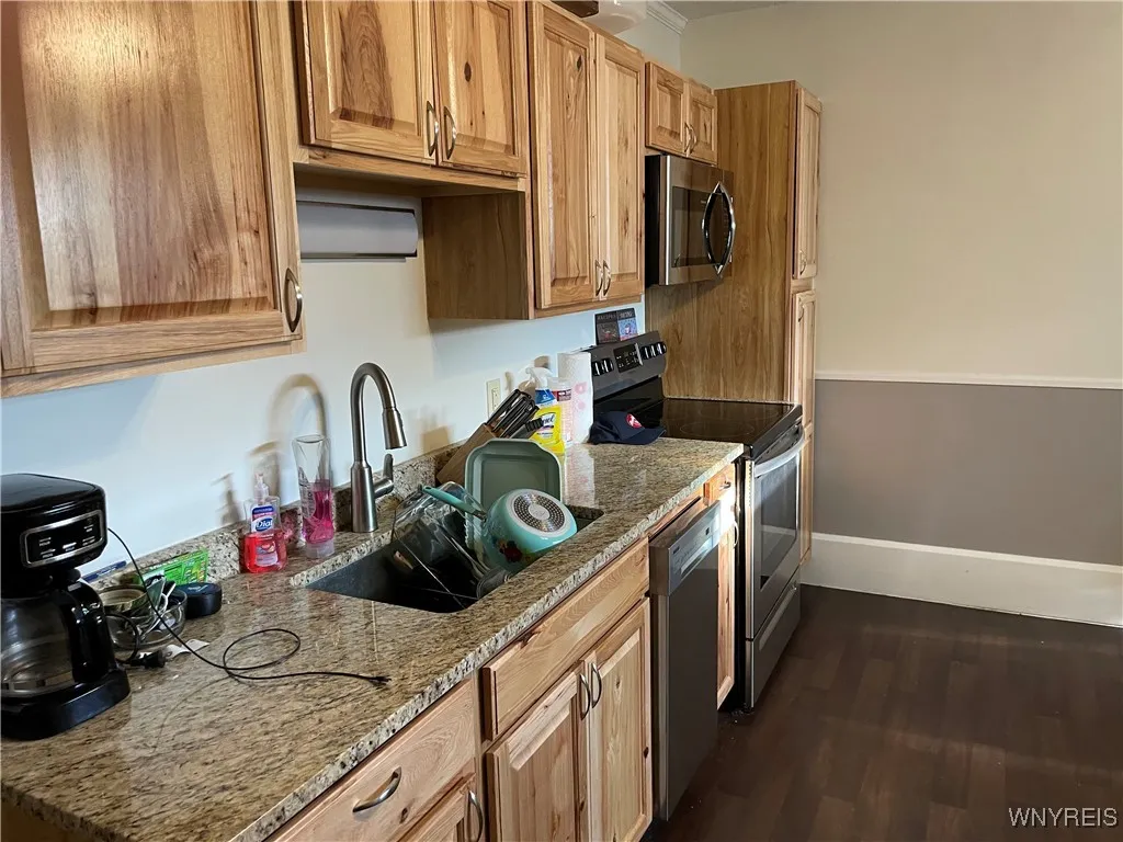 105 East Avenue, Attica, New York 14011, Attica, New York 14011, 6 Bedrooms Bedrooms, ,4 BathroomsBathrooms,Residential,For Sale,105 East Avenue, Attica, New York 14011,B1621504