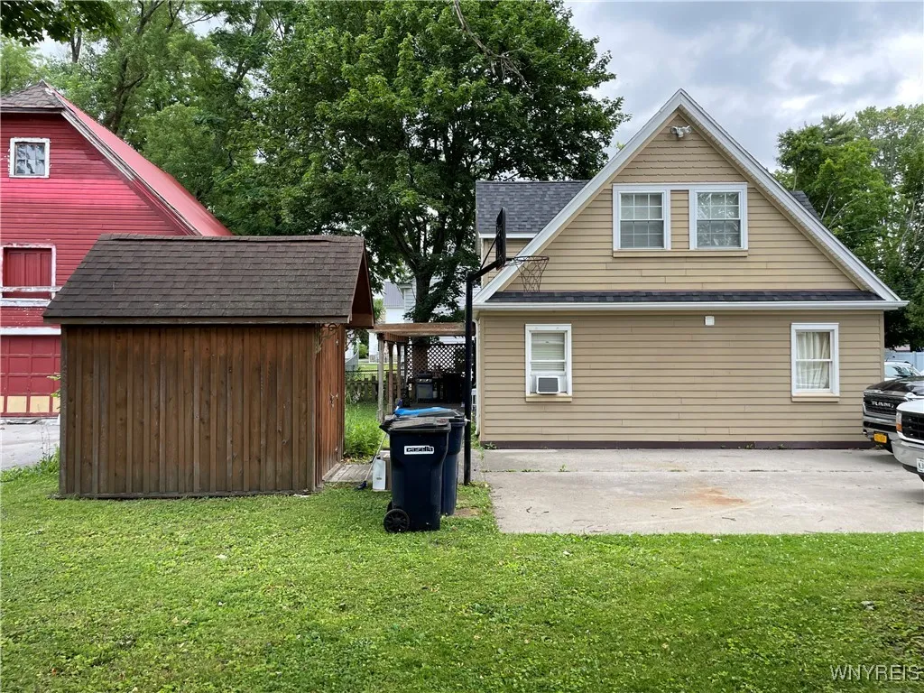 105 East Avenue, Attica, New York 14011, Attica, New York 14011, 6 Bedrooms Bedrooms, ,4 BathroomsBathrooms,Residential,For Sale,105 East Avenue, Attica, New York 14011,B1621504