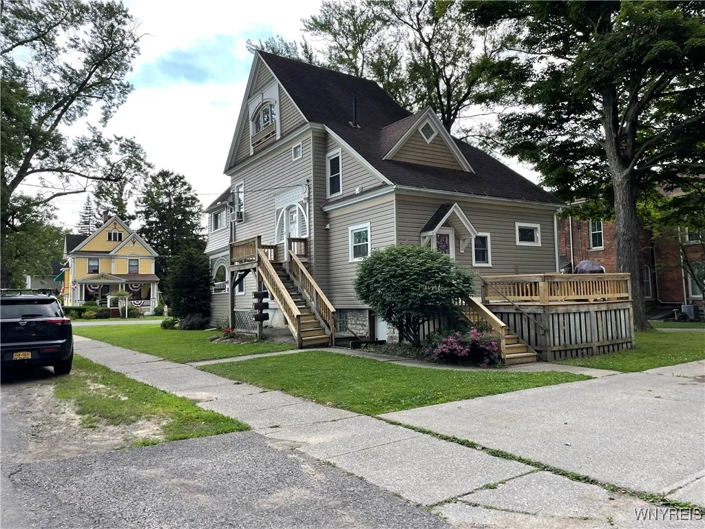 105 East Avenue, Attica, New York 14011, Attica, New York 14011, 6 Bedrooms Bedrooms, ,4 BathroomsBathrooms,Residential,For Sale,105 East Avenue, Attica, New York 14011,B1621504