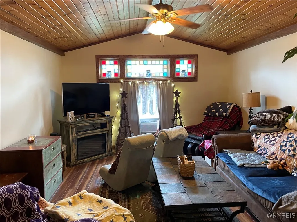 105 East Avenue, Attica, New York 14011, Attica, New York 14011, 6 Bedrooms Bedrooms, ,4 BathroomsBathrooms,Residential,For Sale,105 East Avenue, Attica, New York 14011,B1621504