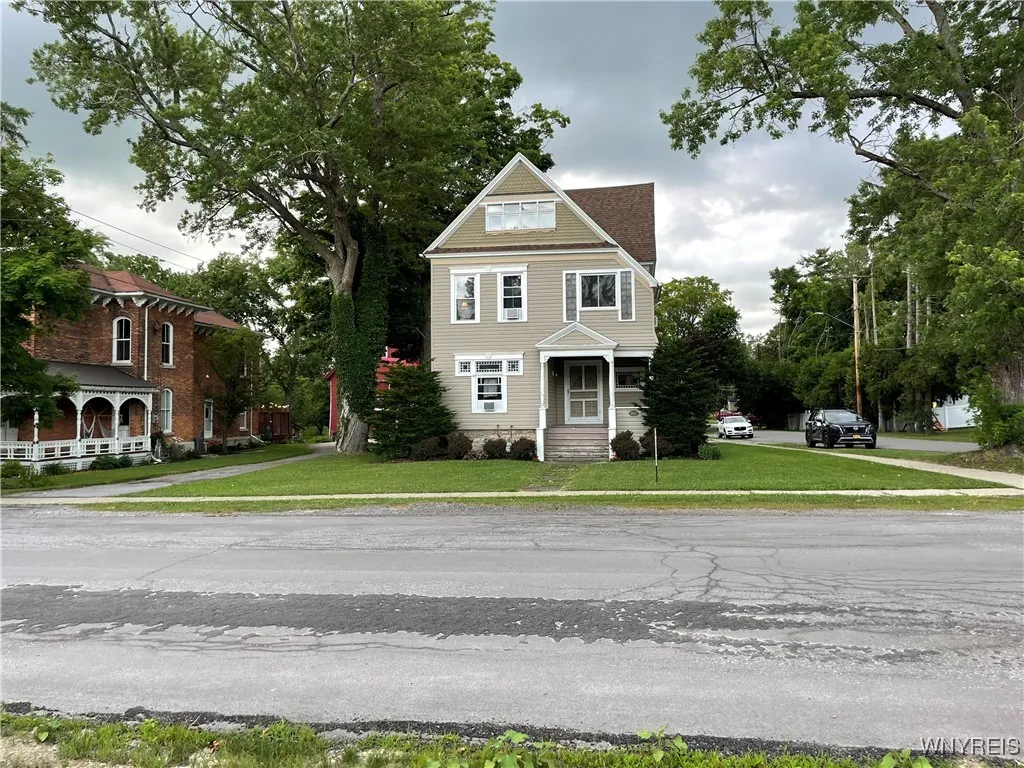 105 East Avenue, Attica, New York 14011, Attica, New York 14011, 6 Bedrooms Bedrooms, ,4 BathroomsBathrooms,Residential,For Sale,105 East Avenue, Attica, New York 14011,B1621504