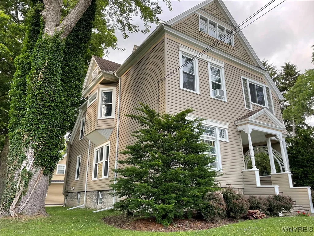 105 East Avenue, Attica, New York 14011, Attica, New York 14011, 6 Bedrooms Bedrooms, ,4 BathroomsBathrooms,Residential,For Sale,105 East Avenue, Attica, New York 14011,B1621504