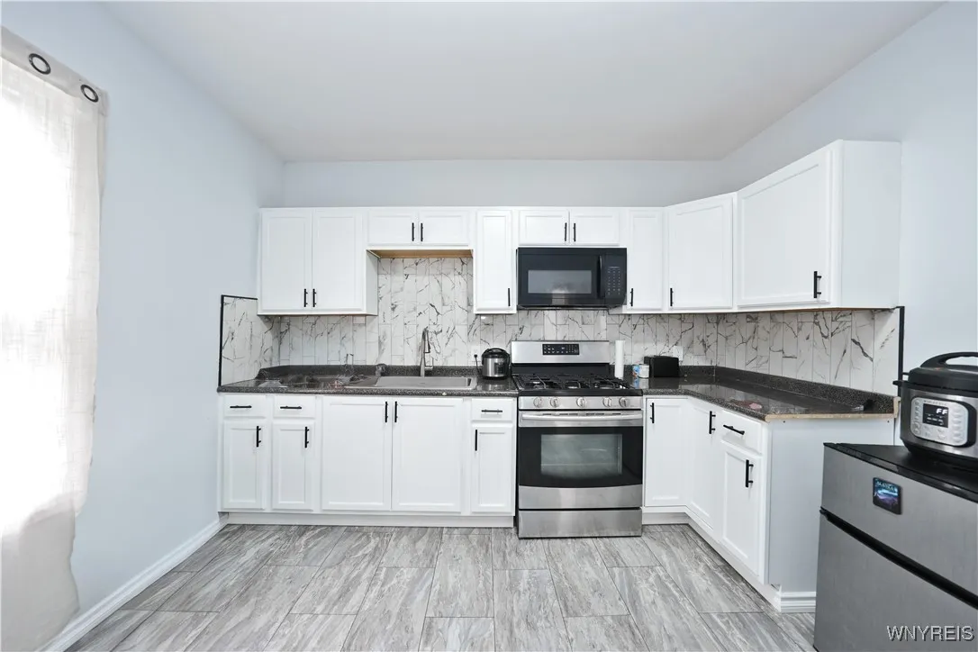 290 Riverside Avenue, Buffalo, New York 14207, Buffalo, New York 14207, 5 Bedrooms Bedrooms, 10 Rooms Rooms,2 BathroomsBathrooms,Residential,For Sale,290 Riverside Avenue, Buffalo, New York 14207,B1621666