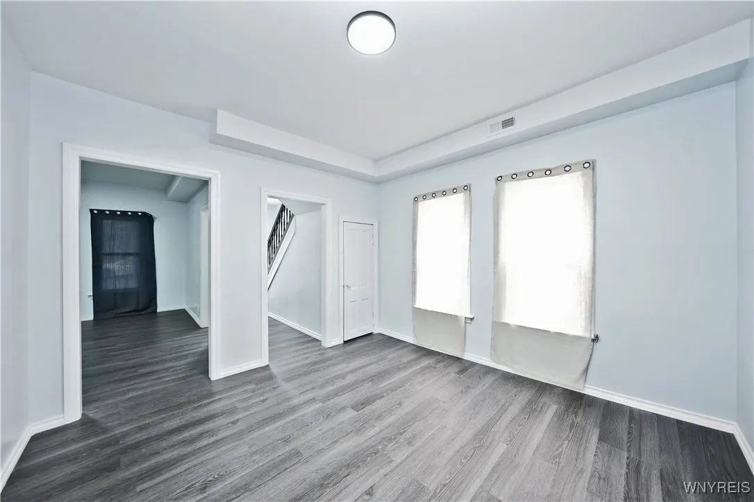 290 Riverside Avenue, Buffalo, New York 14207, Buffalo, New York 14207, 5 Bedrooms Bedrooms, 10 Rooms Rooms,2 BathroomsBathrooms,Residential,For Sale,290 Riverside Avenue, Buffalo, New York 14207,B1621666