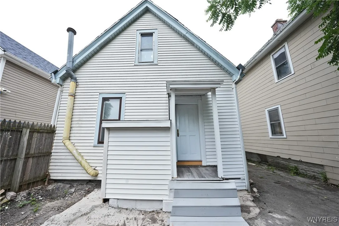 290 Riverside Avenue, Buffalo, New York 14207, Buffalo, New York 14207, 5 Bedrooms Bedrooms, 10 Rooms Rooms,2 BathroomsBathrooms,Residential,For Sale,290 Riverside Avenue, Buffalo, New York 14207,B1621666
