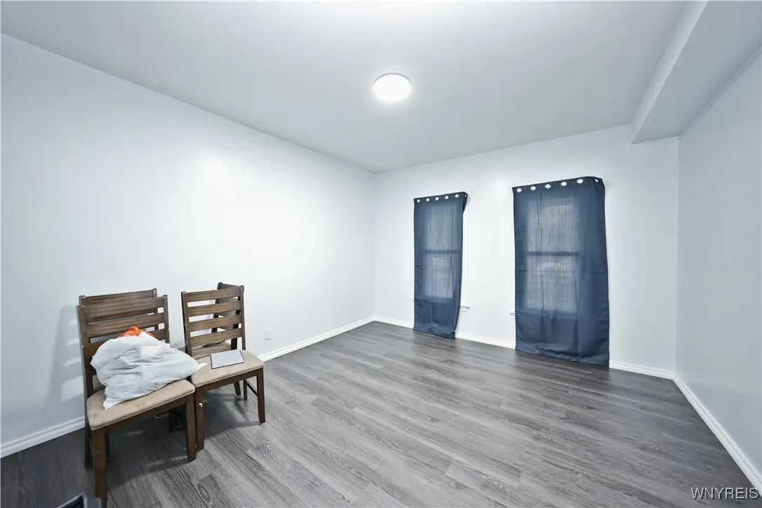 290 Riverside Avenue, Buffalo, New York 14207, Buffalo, New York 14207, 5 Bedrooms Bedrooms, 10 Rooms Rooms,2 BathroomsBathrooms,Residential,For Sale,290 Riverside Avenue, Buffalo, New York 14207,B1621666