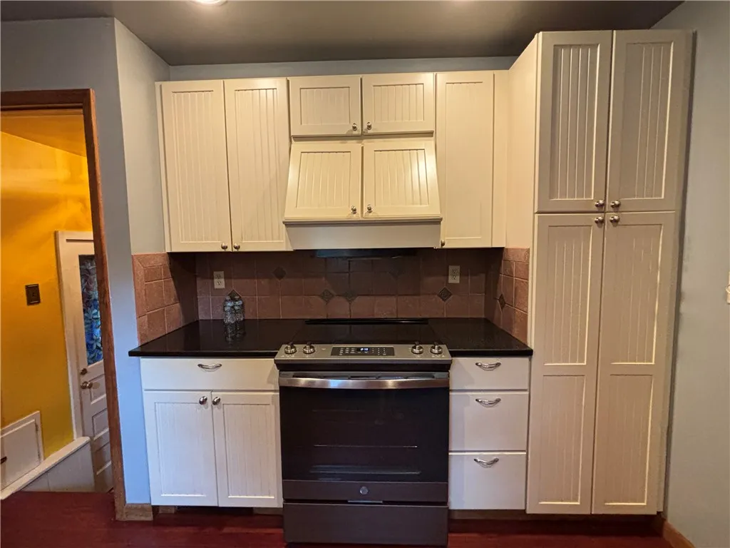 20-22 North Belmont Circle, Oneonta, New York 1382, Oneonta, New York 13820, 2 Bedrooms Bedrooms, 11 Rooms Rooms,2 BathroomsBathrooms,Residential,For Sale,20-22 North Belmont Circle, Oneonta, New York 1382,R1621076
