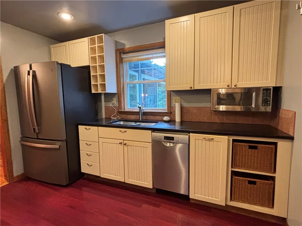 20-22 North Belmont Circle, Oneonta, New York 1382, Oneonta, New York 13820, 2 Bedrooms Bedrooms, 11 Rooms Rooms,2 BathroomsBathrooms,Residential,For Sale,20-22 North Belmont Circle, Oneonta, New York 1382,R1621076