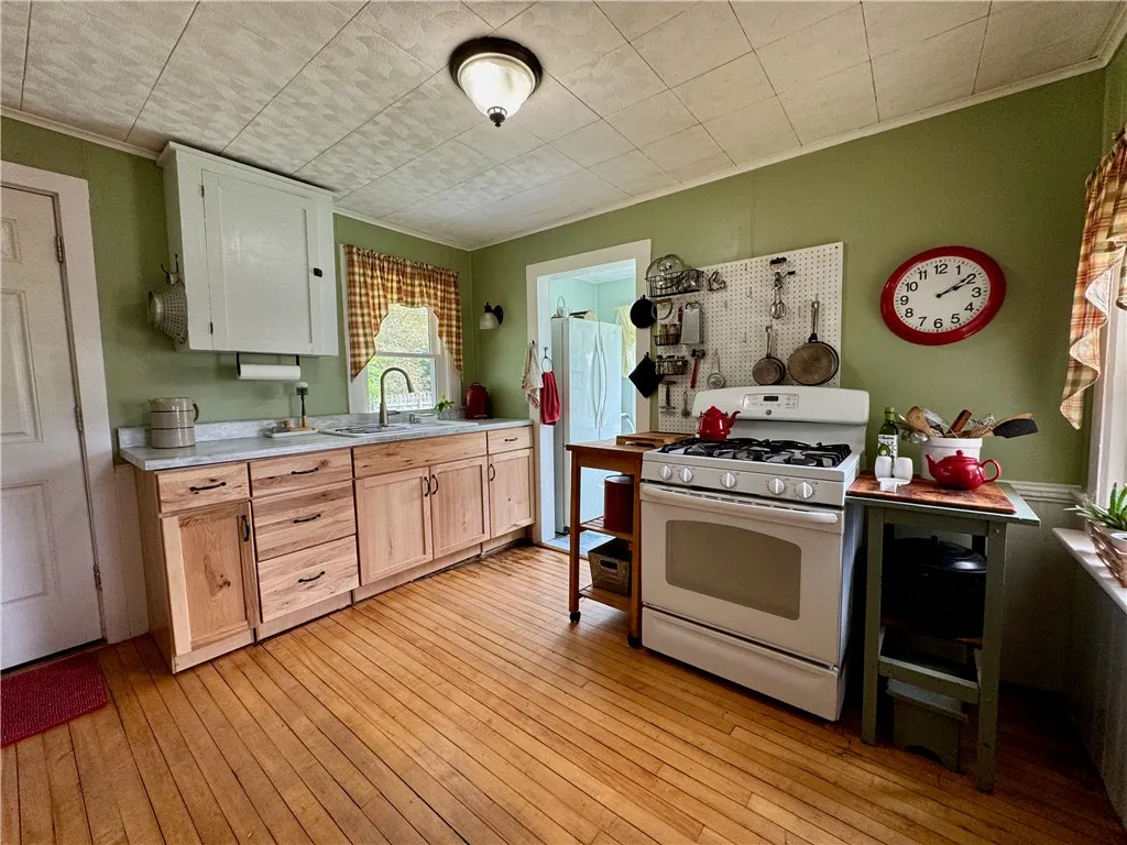 44 Bloom Street, Butternuts, New York 13776, Butternuts, New York 13776, 4 Bedrooms Bedrooms, 13 Rooms Rooms,2 BathroomsBathrooms,Residential,For Sale,44 Bloom Street, Butternuts, New York 13776,R1622129