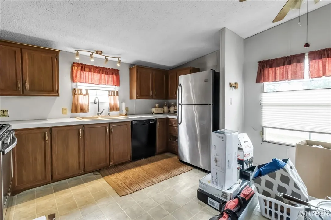 583 Evergreen Drive, Lockport Town, New York 14098, Lockport Town, New York 14098, 3 Bedrooms Bedrooms, 7 Rooms Rooms,2 BathroomsBathrooms,Residential,For Sale,583 Evergreen Drive, Lockport Town, New York 14098,B1622109
