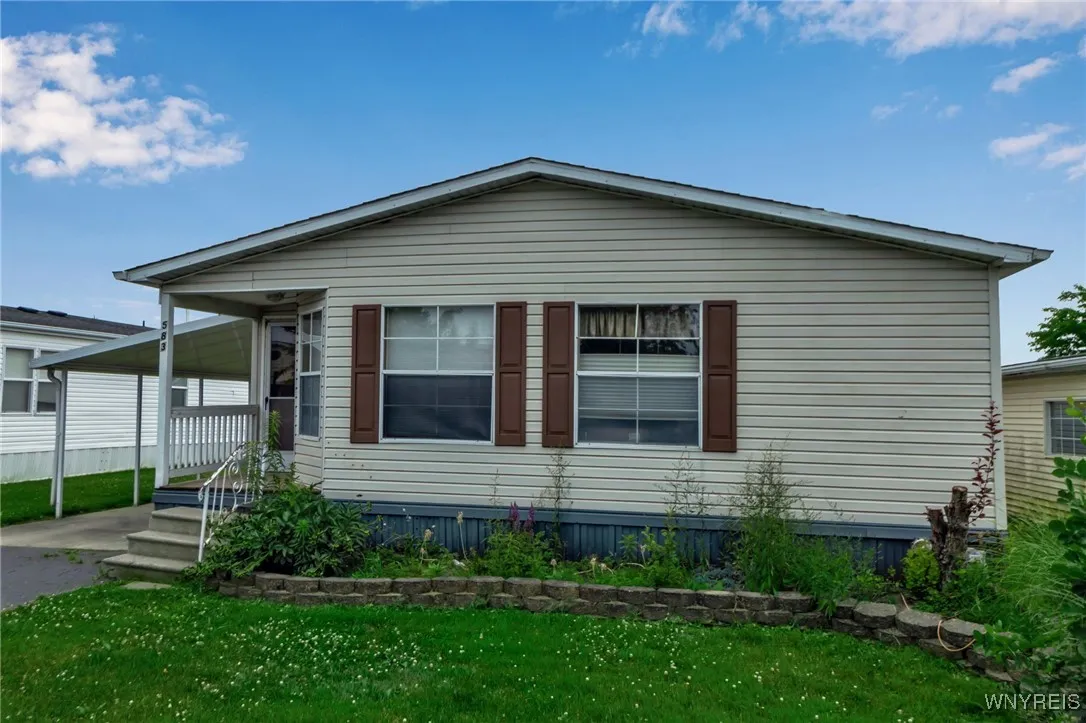 583 Evergreen Drive, Lockport Town, New York 14098, Lockport Town, New York 14098, 3 Bedrooms Bedrooms, 7 Rooms Rooms,2 BathroomsBathrooms,Residential,For Sale,583 Evergreen Drive, Lockport Town, New York 14098,B1622109