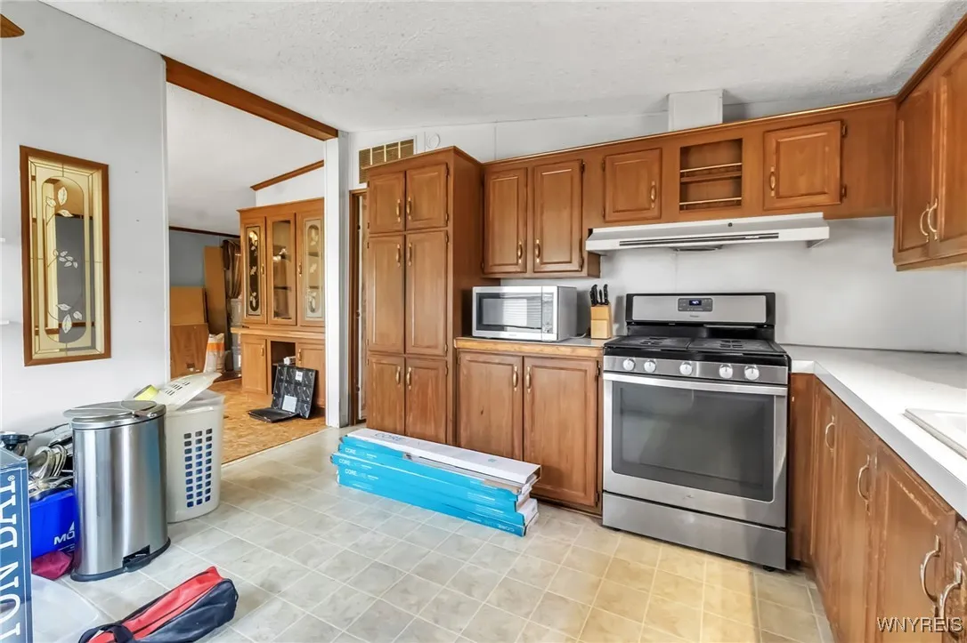 583 Evergreen Drive, Lockport Town, New York 14098, Lockport Town, New York 14098, 3 Bedrooms Bedrooms, 7 Rooms Rooms,2 BathroomsBathrooms,Residential,For Sale,583 Evergreen Drive, Lockport Town, New York 14098,B1622109