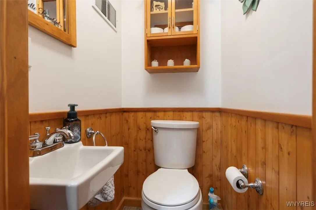 451 Moore Avenue, Tonawanda, New York 14223, Tonawanda, New York 14223, 3 Bedrooms Bedrooms, 6 Rooms Rooms,1 BathroomBathrooms,Residential,For Sale,451 Moore Avenue, Tonawanda, New York 14223,B1621947