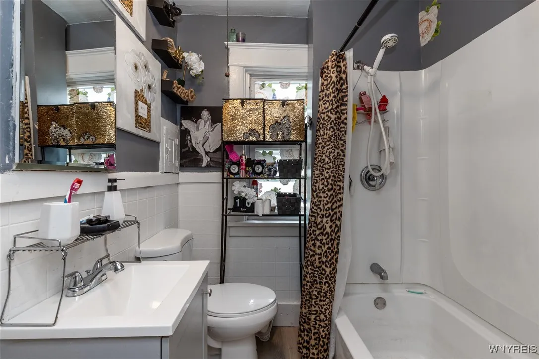 296 Parkridge Avenue, Buffalo, New York 14215, Buffalo, New York 14215, 3 Bedrooms Bedrooms, 6 Rooms Rooms,1 BathroomBathrooms,Residential,For Sale,296 Parkridge Avenue, Buffalo, New York 14215,B1622127