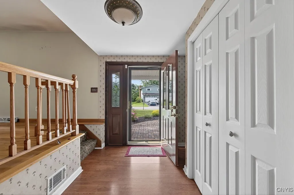 Entry way