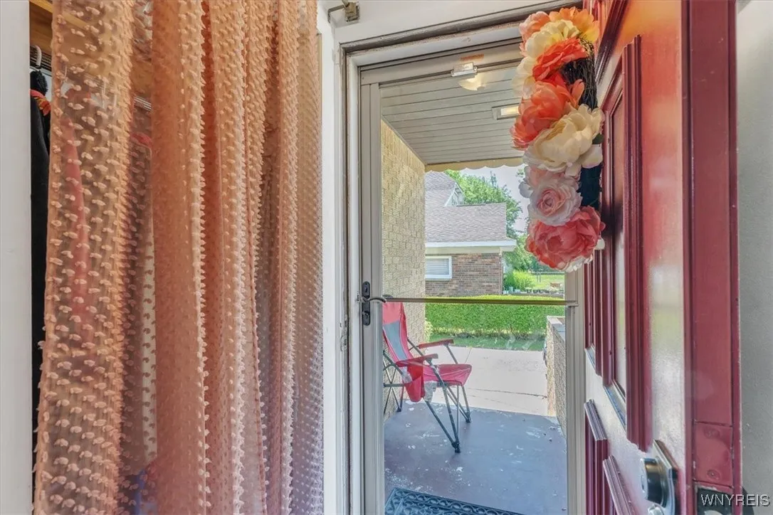 35 Toelsin Road, Cheektowaga, New York 14225, Cheektowaga, New York 14225, 5 Bedrooms Bedrooms, ,2 BathroomsBathrooms,Residential,For Sale,35 Toelsin Road, Cheektowaga, New York 14225,B1621914