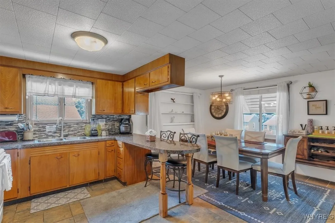 35 Toelsin Road, Cheektowaga, New York 14225, Cheektowaga, New York 14225, 5 Bedrooms Bedrooms, ,2 BathroomsBathrooms,Residential,For Sale,35 Toelsin Road, Cheektowaga, New York 14225,B1621914