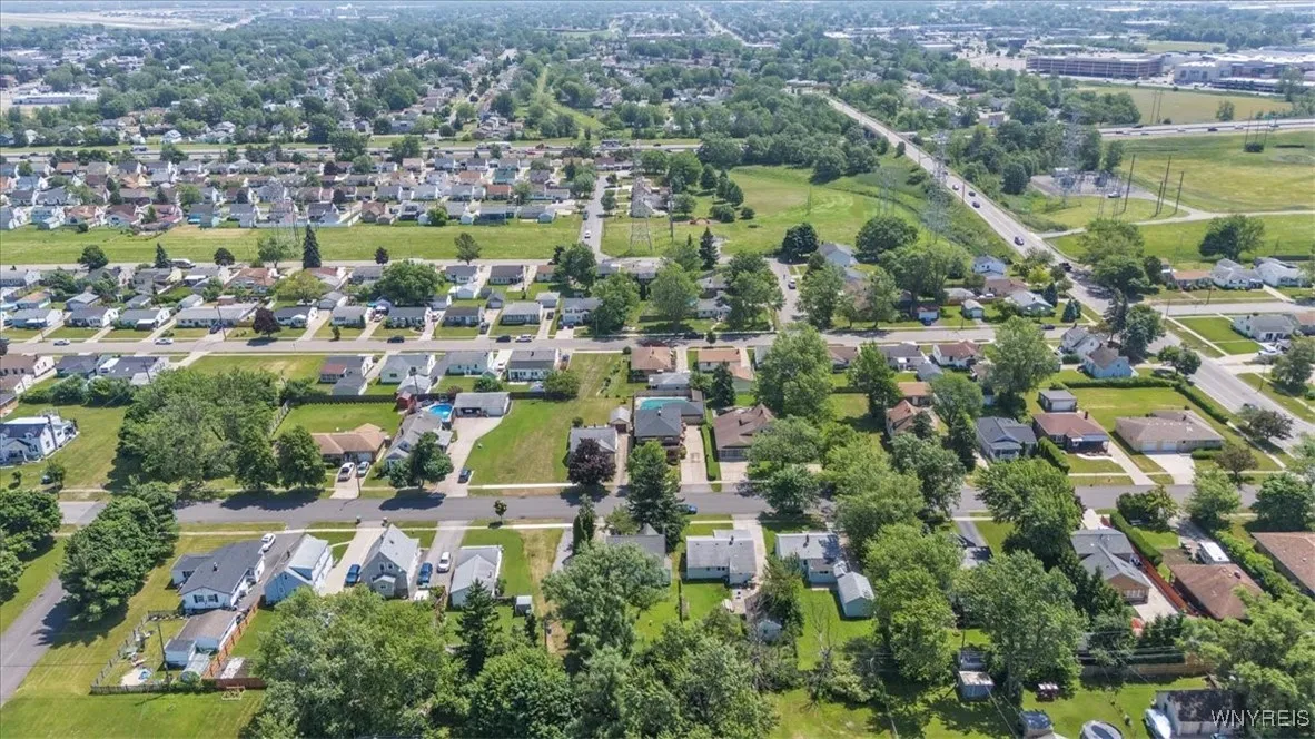 35 Toelsin Road, Cheektowaga, New York 14225, Cheektowaga, New York 14225, 5 Bedrooms Bedrooms, ,2 BathroomsBathrooms,Residential,For Sale,35 Toelsin Road, Cheektowaga, New York 14225,B1621914