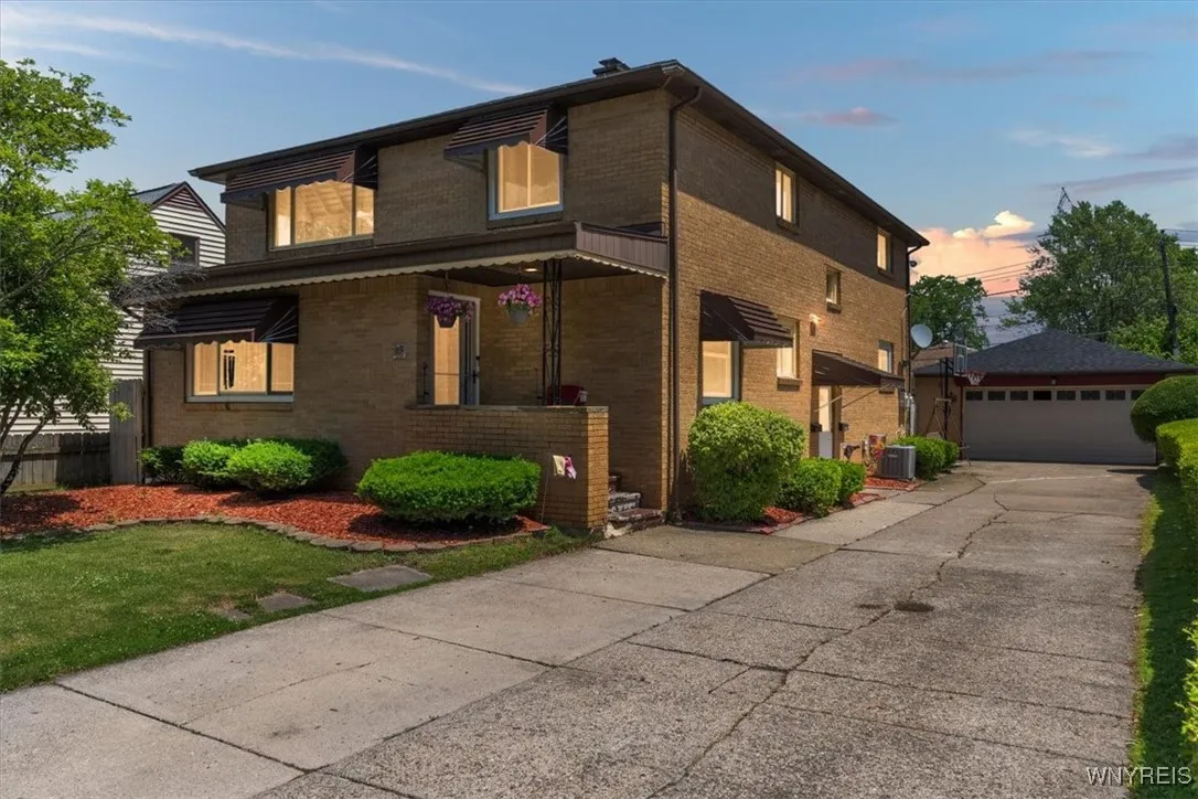 35 Toelsin Road, Cheektowaga, New York 14225, Cheektowaga, New York 14225, 5 Bedrooms Bedrooms, ,2 BathroomsBathrooms,Residential,For Sale,35 Toelsin Road, Cheektowaga, New York 14225,B1621914