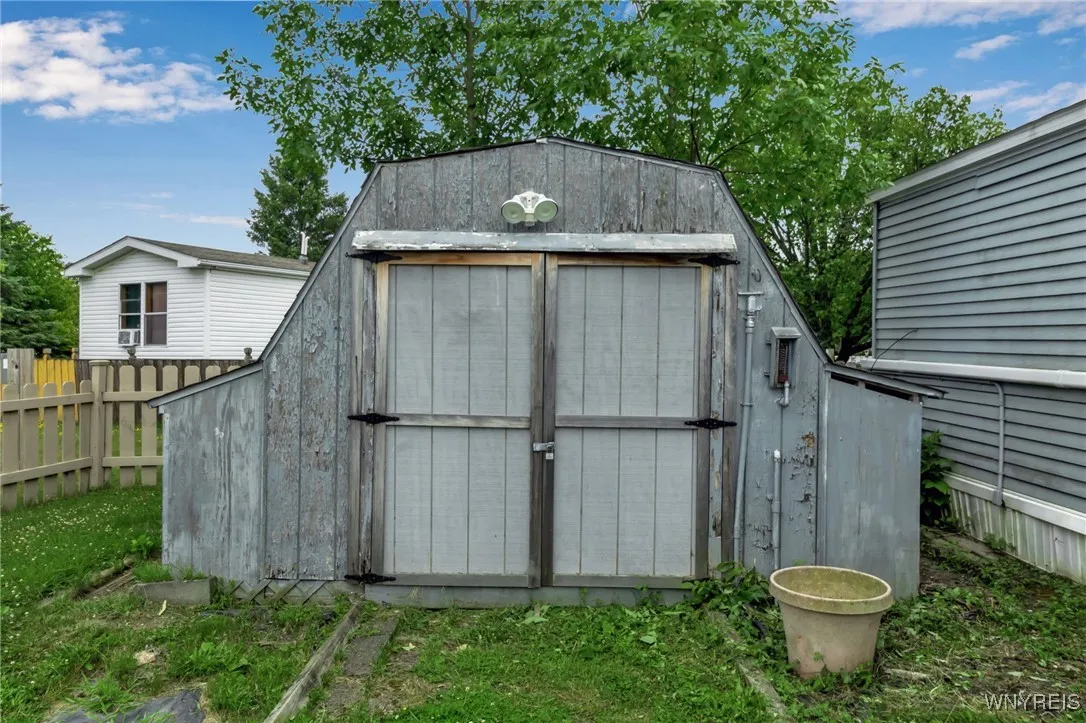 383 Birchwood Drive, Lockport Town, New York 14094, Lockport Town, New York 14094, 3 Bedrooms Bedrooms, 5 Rooms Rooms,Residential,For Sale,383 Birchwood Drive, Lockport Town, New York 14094,B1622138